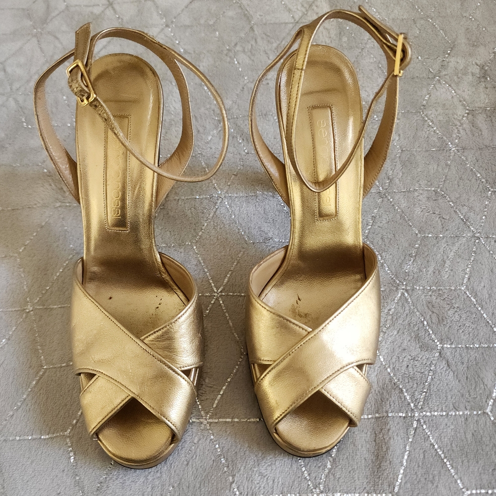 SERGIO ROSSI | Metallic Goldtone Heels - Picture 7 of 14